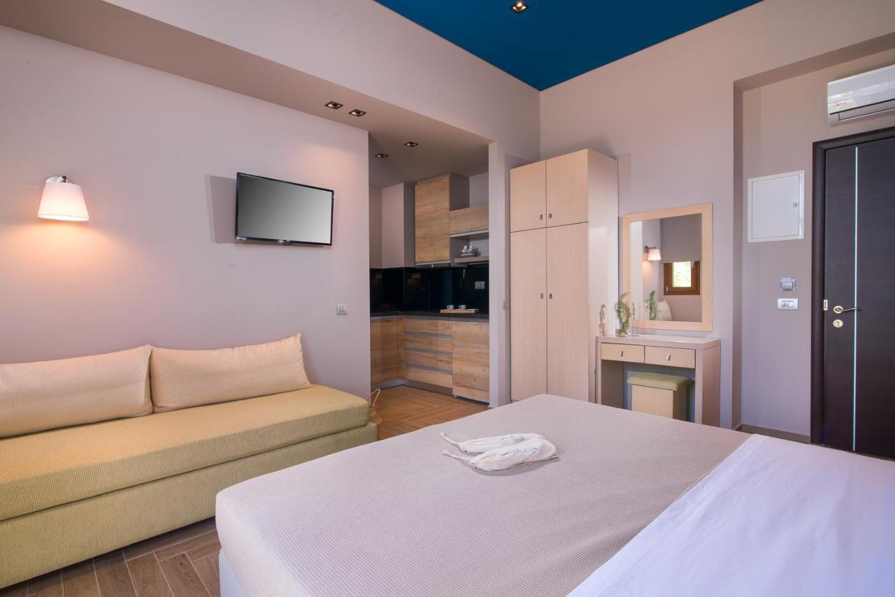 Aparthotel On The Rocks Theologos  Exterior foto